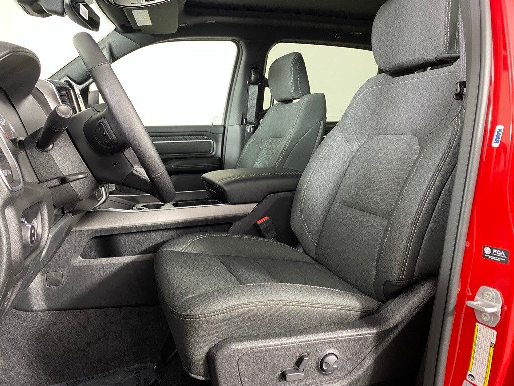 2025 Ram 1500 Big Horn photo 3