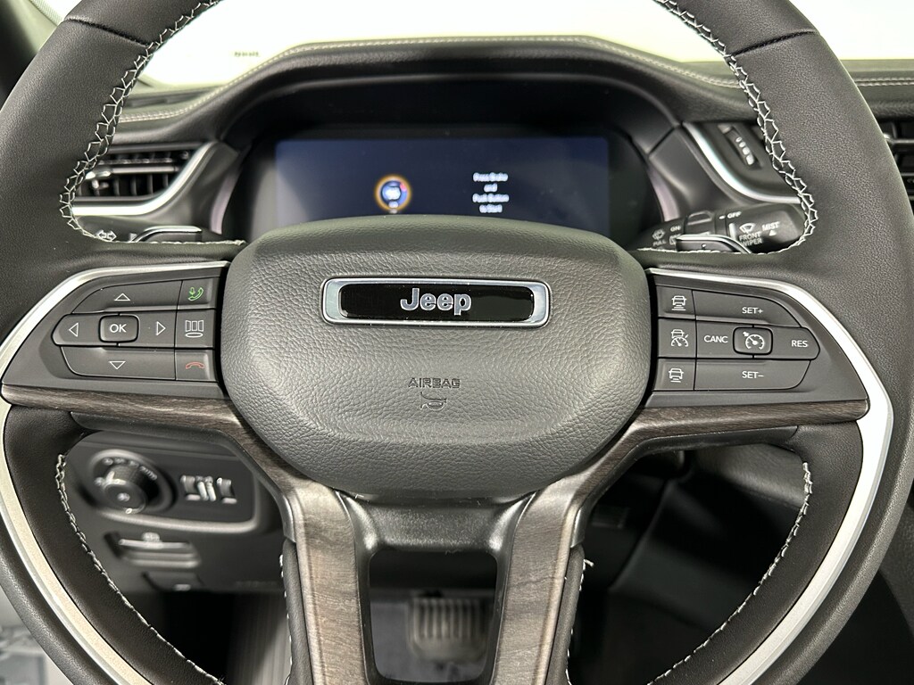 New 2025 Jeep Grand Cherokee LIMITED 4X4 Sport Utility