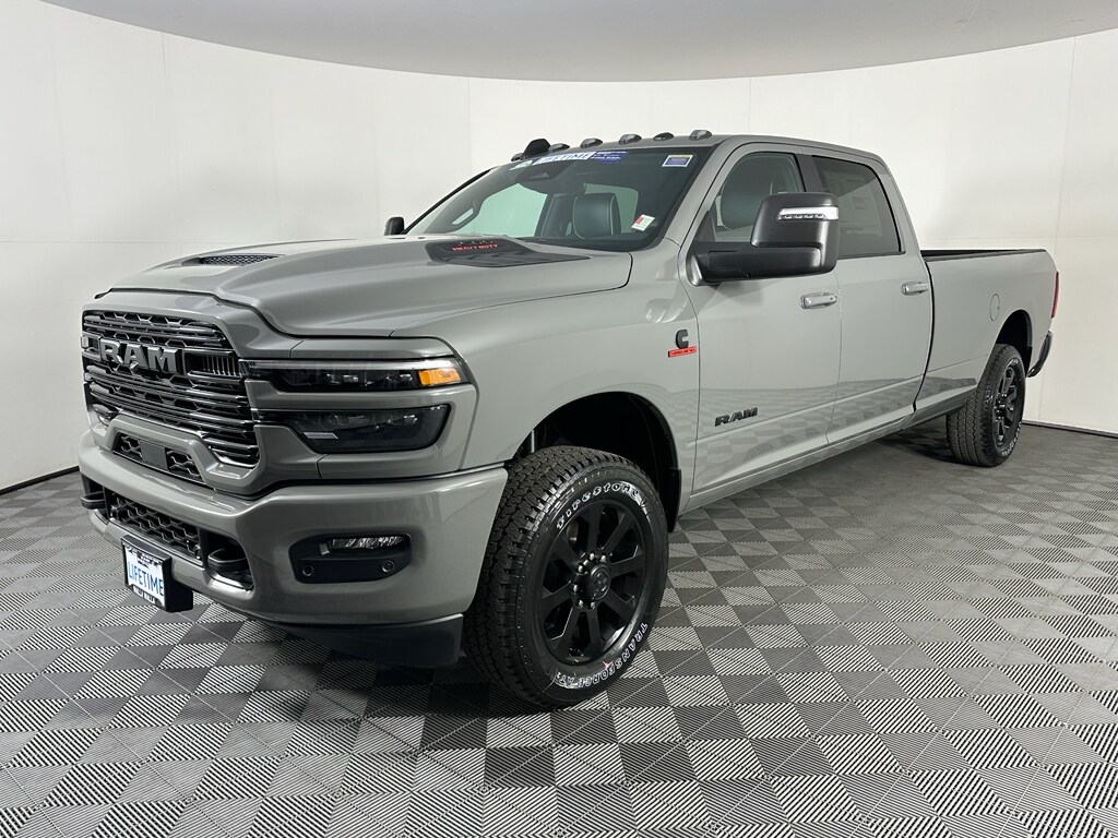 New 2026 Ram 3500 LARAMIE CREW CAB 4X4 8' BOX Pickup
