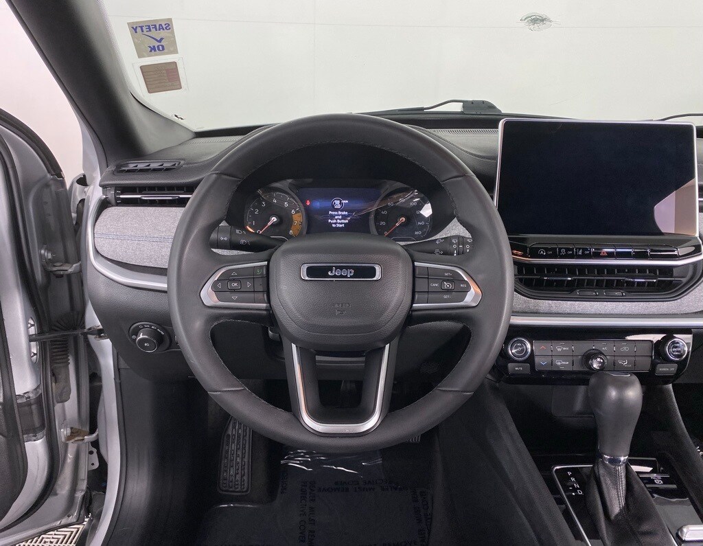 2024 Jeep Compass Latitude photo 3