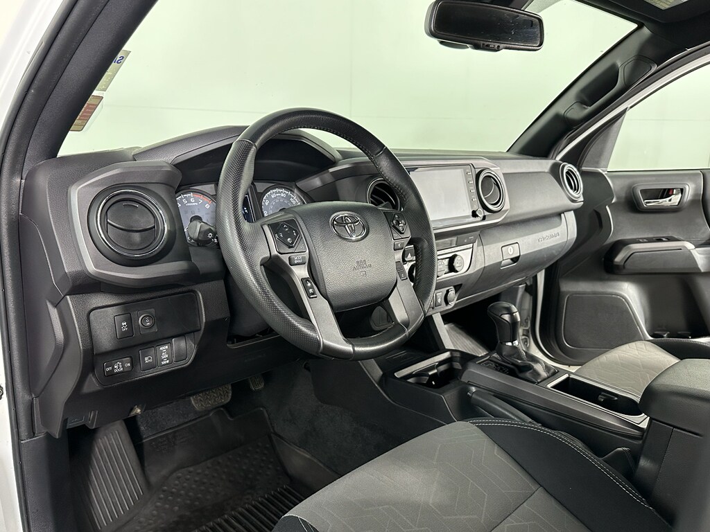 2023 Toyota Tacoma TRD V6 photo 2