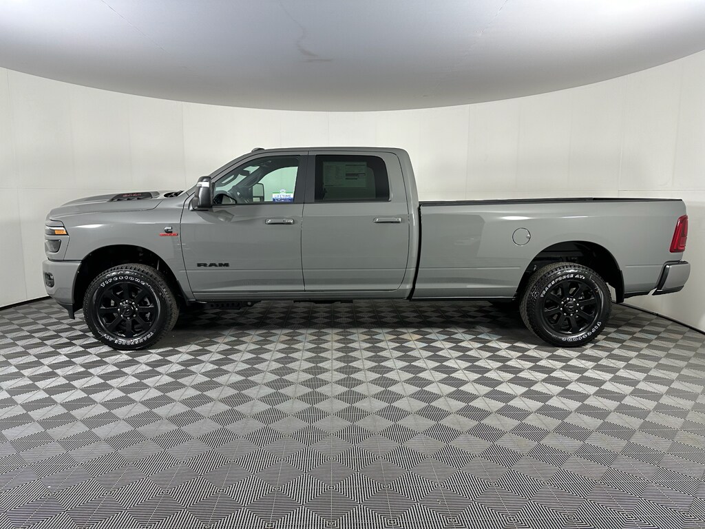New 2026 Ram 3500 LARAMIE CREW CAB 4X4 8' BOX Pickup