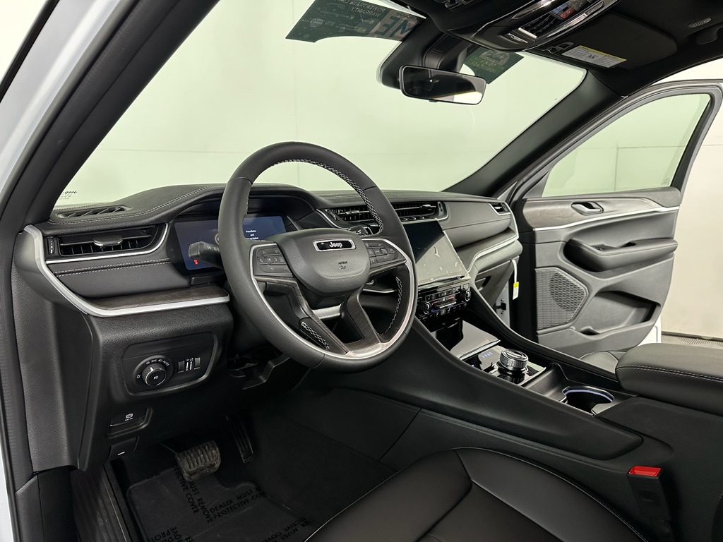 New 2025 Jeep Grand Cherokee LIMITED 4X4 Sport Utility