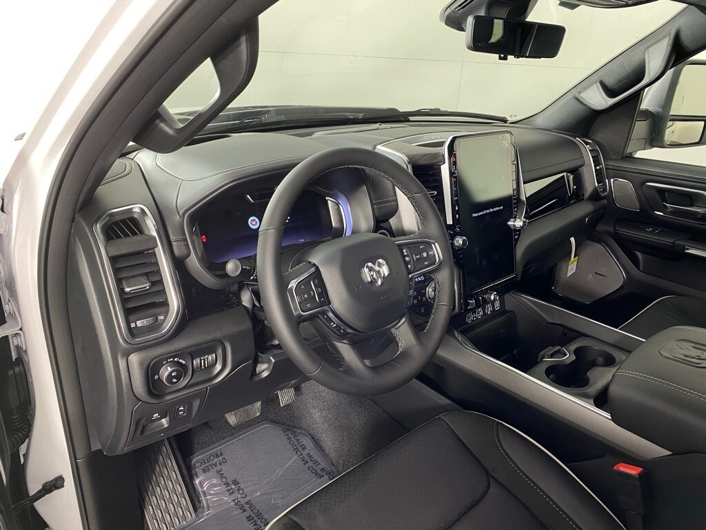 2025 Ram 1500 Laramie photo 2