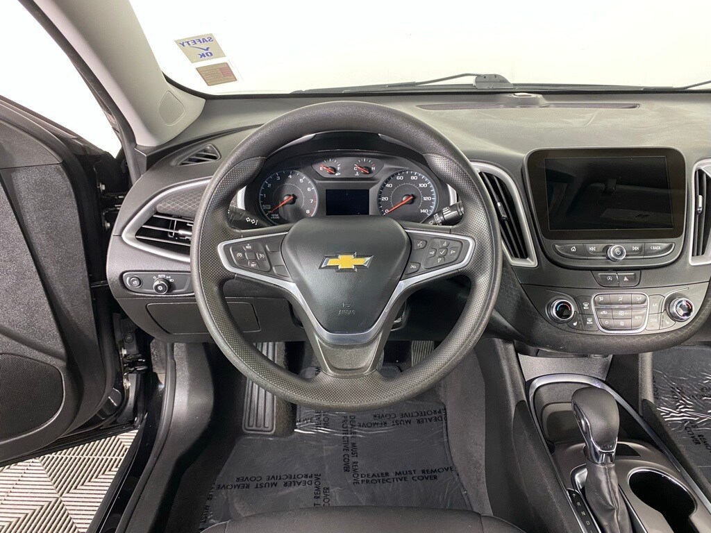 2022 Chevrolet Malibu 1LT photo 3