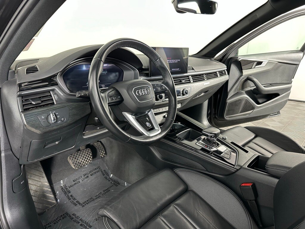 2023 Audi A4 S line Quattro Premium Plus photo 2