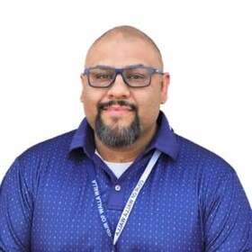 Staff member Victor Luna from 3b3b12741568