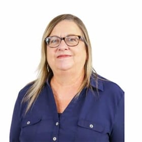 Staff member Lynn Anderson from 874e6700a785