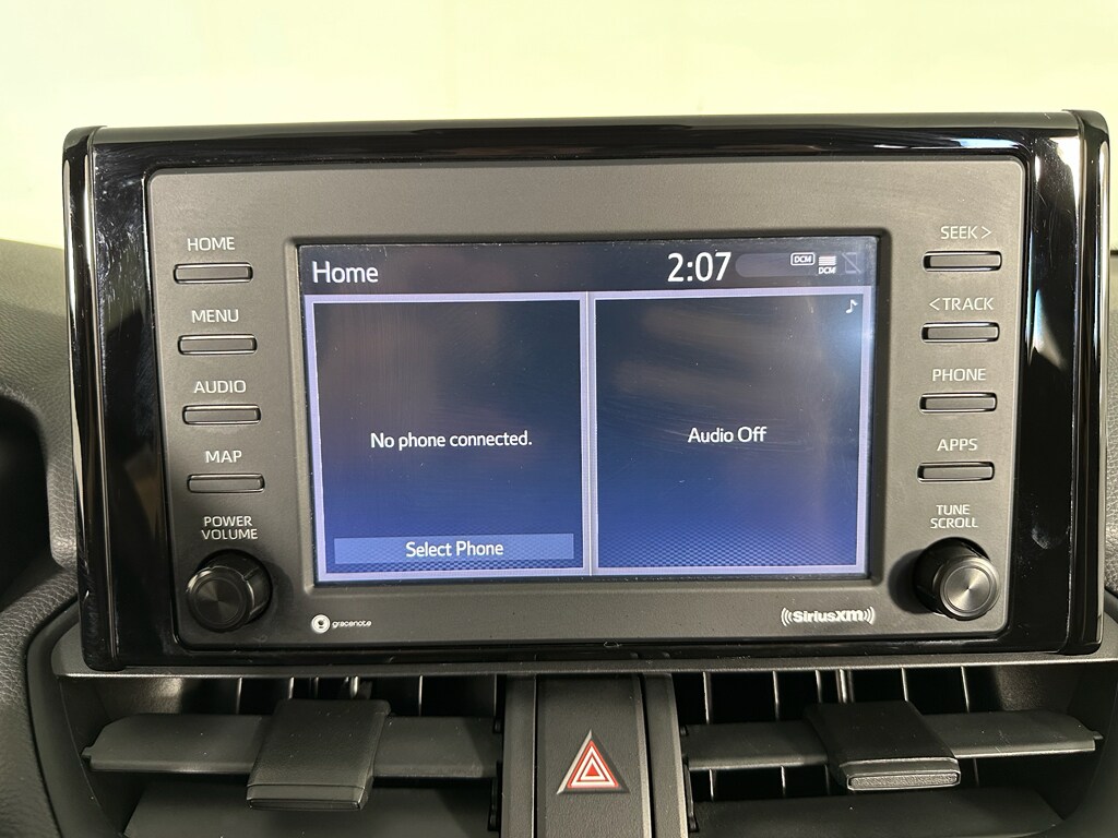 2021 Toyota RAV4 Hybrid LE photo 4