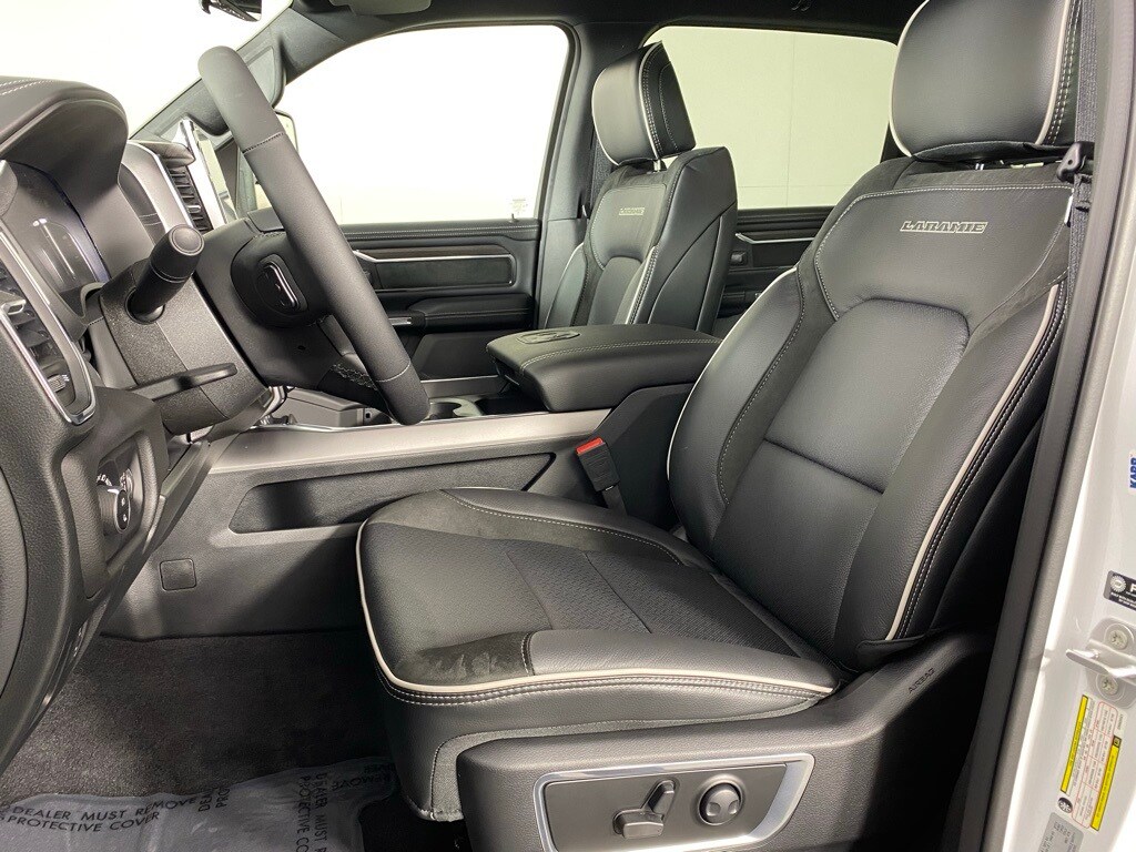 2025 Ram 1500 Laramie photo 3