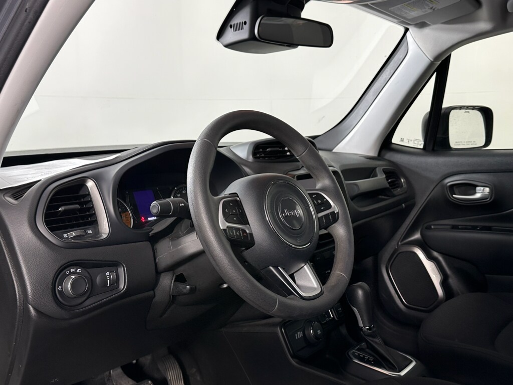 2023 Jeep Renegade Latitude photo 2