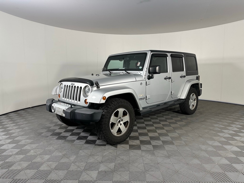 2012 Jeep Wrangler Unlimited Sahara photo 3