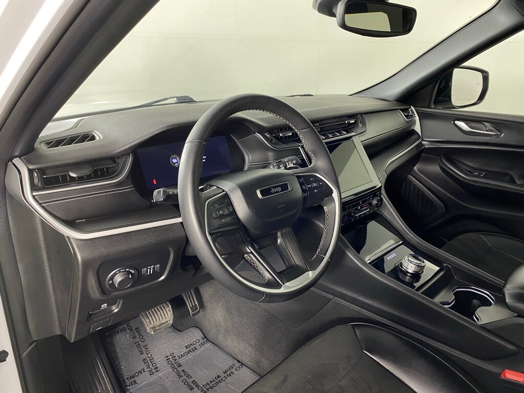 2023 Jeep Grand Cherokee Altitude photo 2