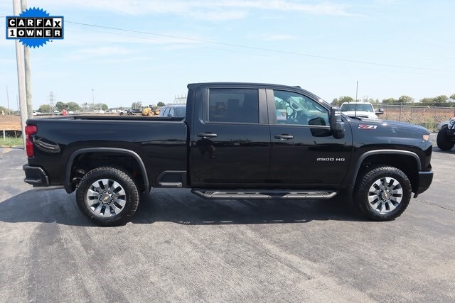 2025 Chevrolet Silverado 2500HD Custom photo 3