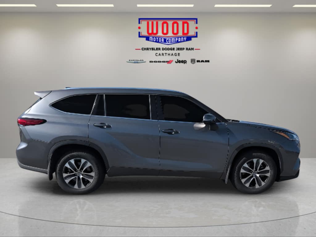 Used 2021 Toyota Highlander XLE SUV
