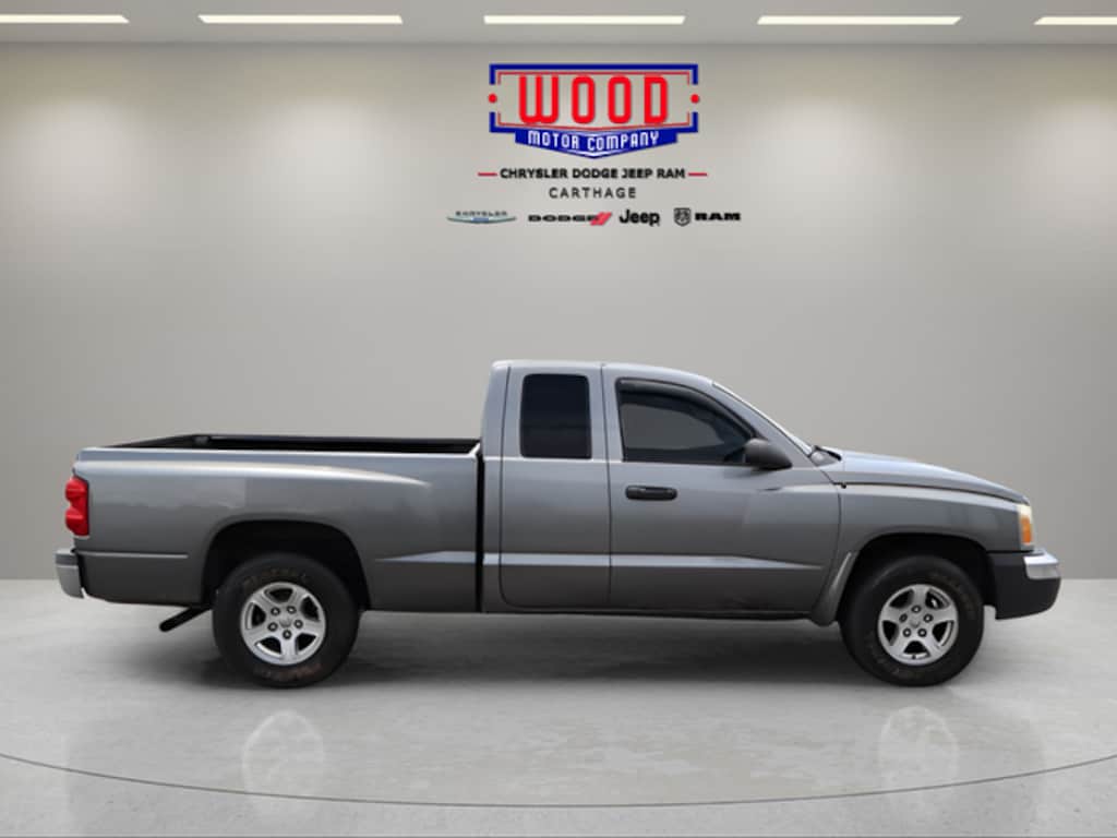 Used 2005 Dodge Dakota SLT Truck