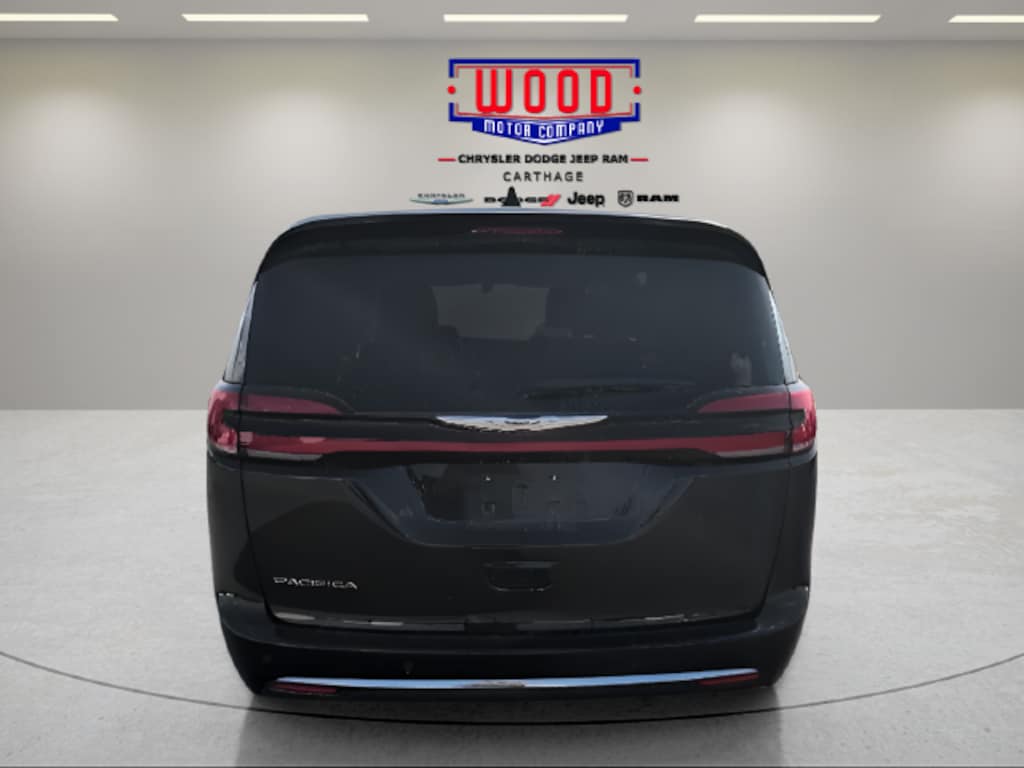 Used 2023 Chrysler Pacifica Touring L Minivan/Van