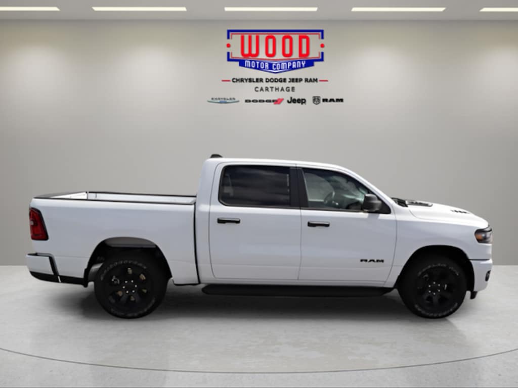 New 2026 Ram 1500 EXPRESS CREW CAB 4X4 5'7 BOX Pickup