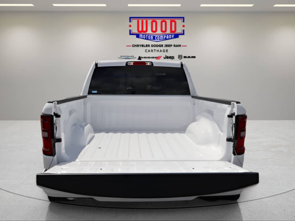New 2026 Ram 1500 EXPRESS CREW CAB 4X4 5'7 BOX Pickup