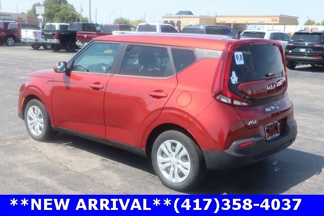 2022 Kia Soul LX photo 3