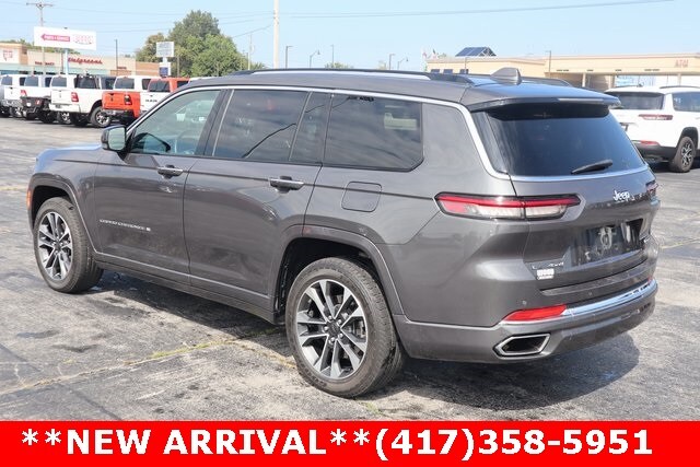 2022 Jeep Grand Cherokee Overland photo 3