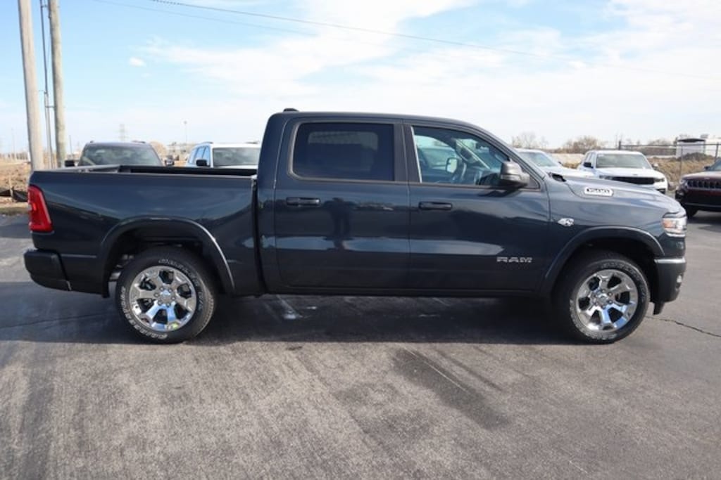 New 2026 Ram 1500 BIG HORN CREW CAB 4X4 5'7 BOX Pickup