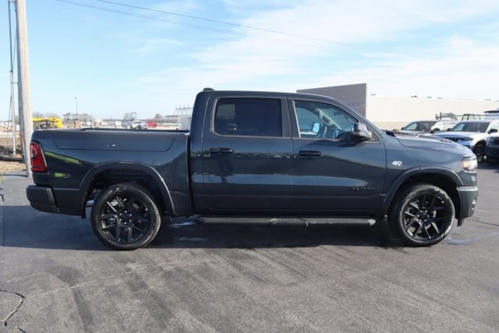 New 2026 Ram 1500 LARAMIE CREW CAB 4X4 5'7 BOX Pickup