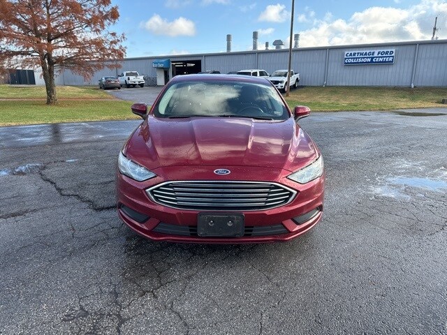 2017 Ford Fusion Hybrid SE photo 2