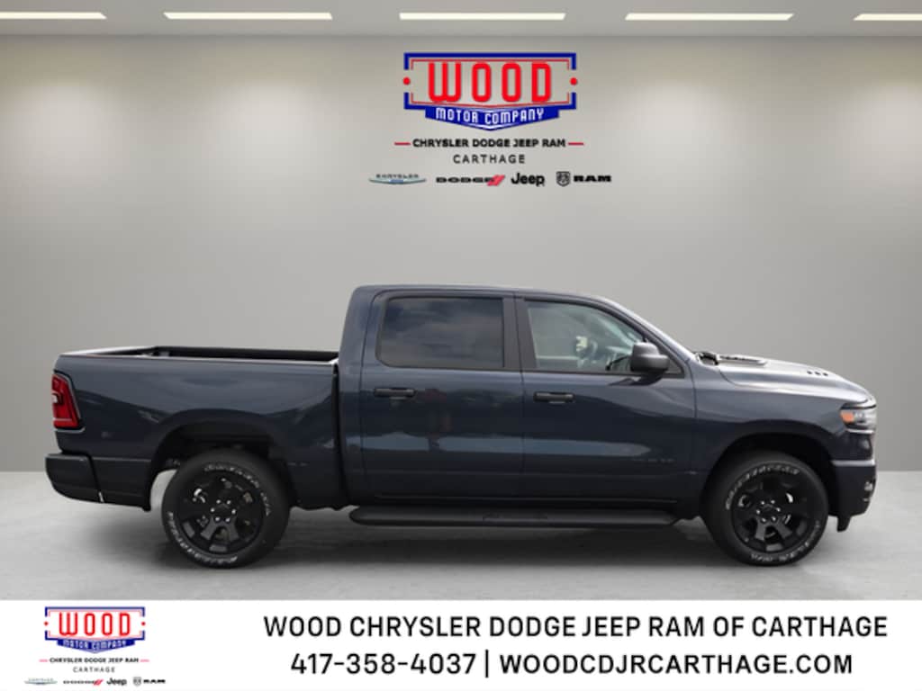 New 2026 Ram 1500 EXPRESS CREW CAB 4X4 5'7 BOX Pickup