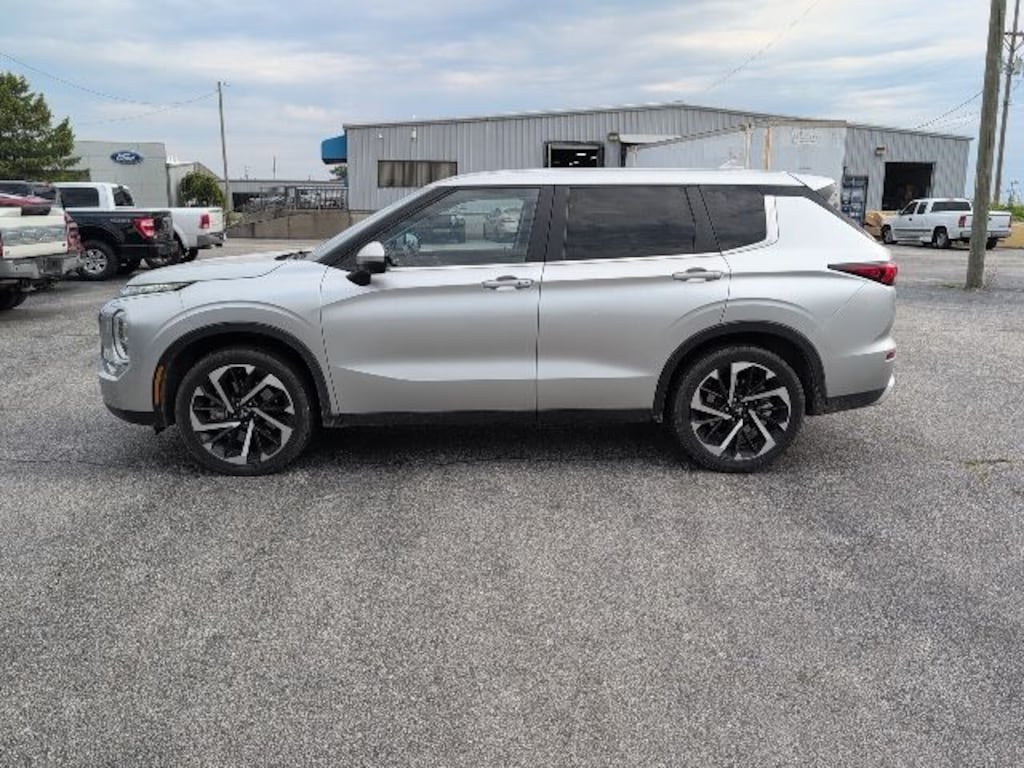 Used 2024 Mitsubishi Outlander SUV