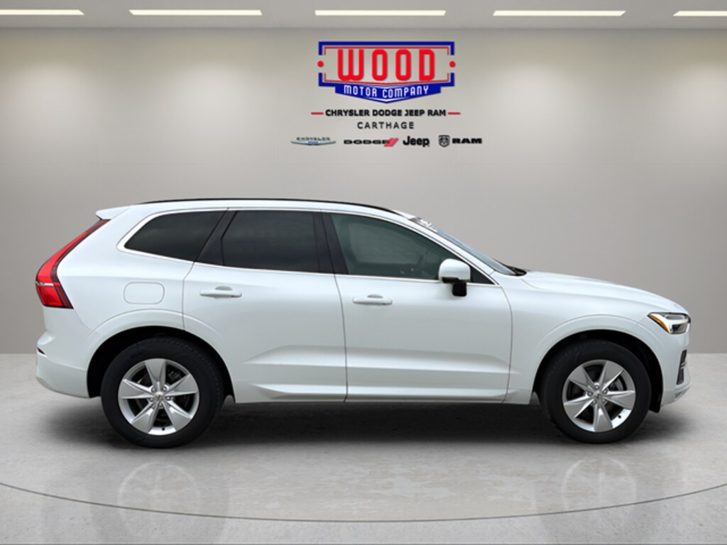 Used 2022 Volvo XC60 B5 Momentum SUV