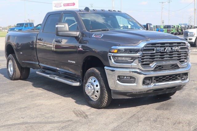 2026 Ram 3500 Big Horn photo 2