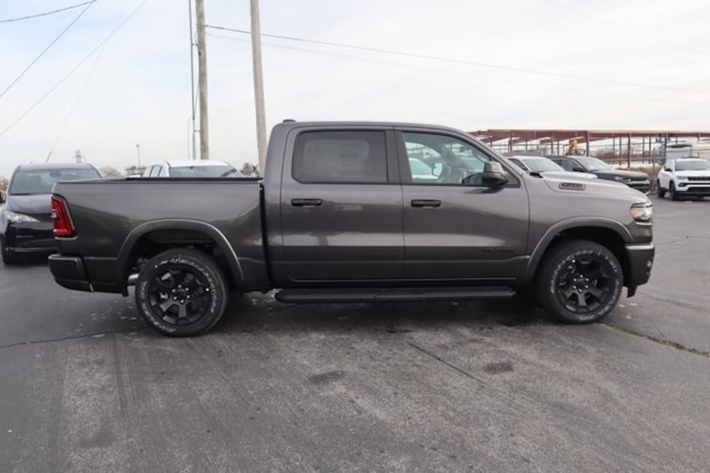 New 2026 Ram 1500 BIG HORN CREW CAB 4X4 5'7 BOX Pickup