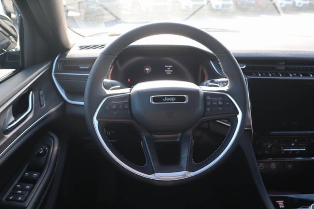 New 2025 Jeep Grand Cherokee LIMITED 4X4 Sport Utility