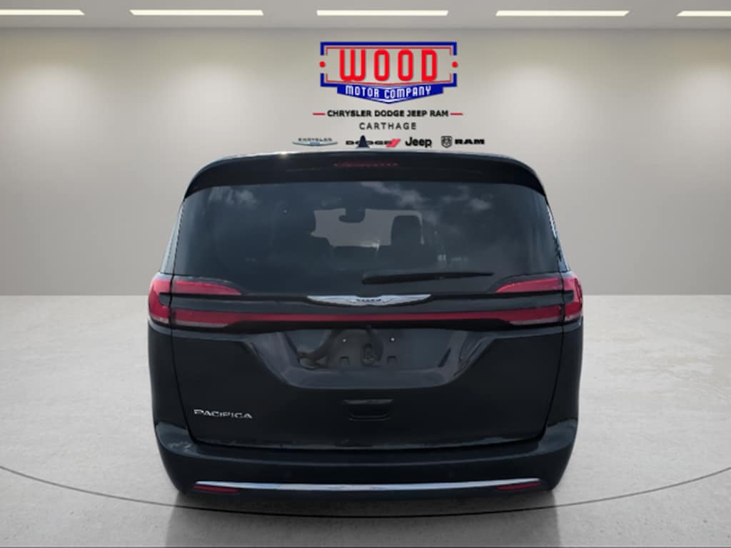 Used 2023 Chrysler Pacifica Touring L Minivan/Van