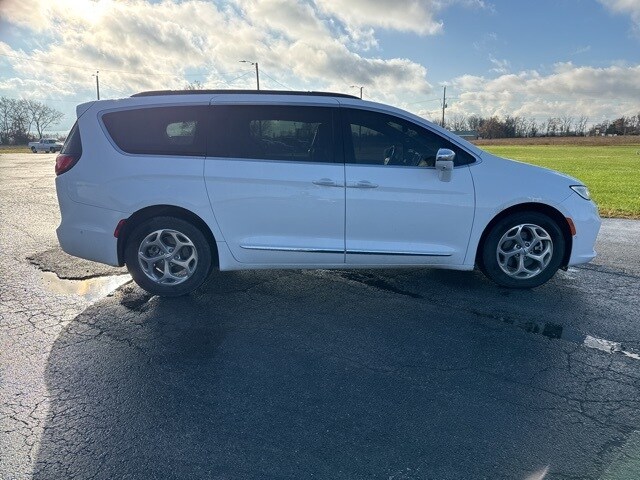 2022 Chrysler Pacifica Limited photo 4