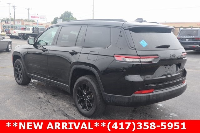 2024 Jeep Grand Cherokee Altitude photo 3