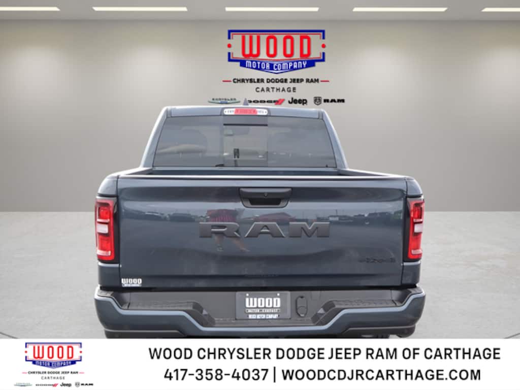 New 2026 Ram 1500 EXPRESS CREW CAB 4X4 5'7 BOX Pickup