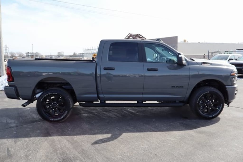 New 2026 Ram 2500 BIG HORN CREW CAB 4X4 6'4 BOX Pickup