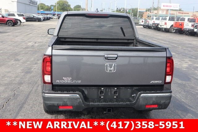 2020 Honda Ridgeline Sport photo 3