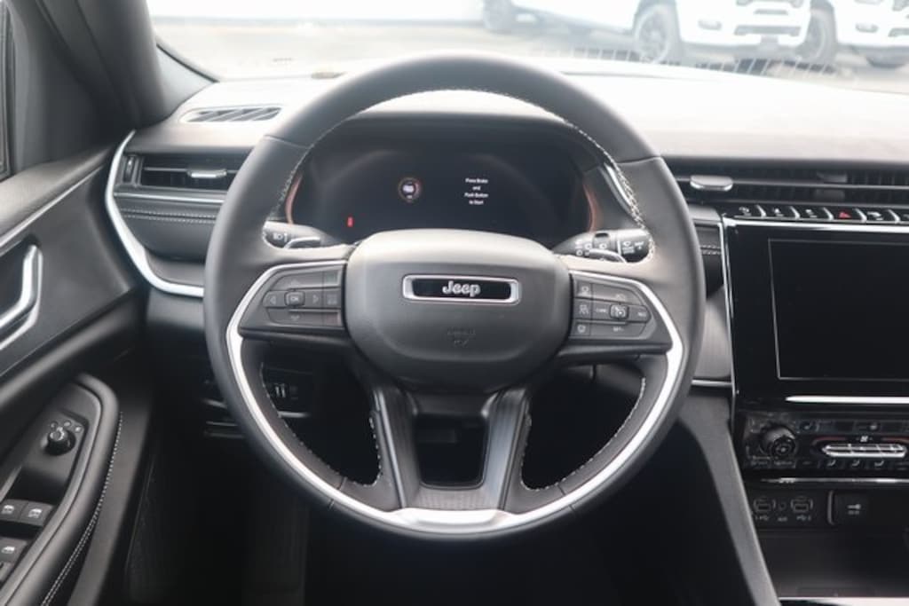 New 2025 Jeep Grand Cherokee L ALTITUDE X 4X4 Sport Utility