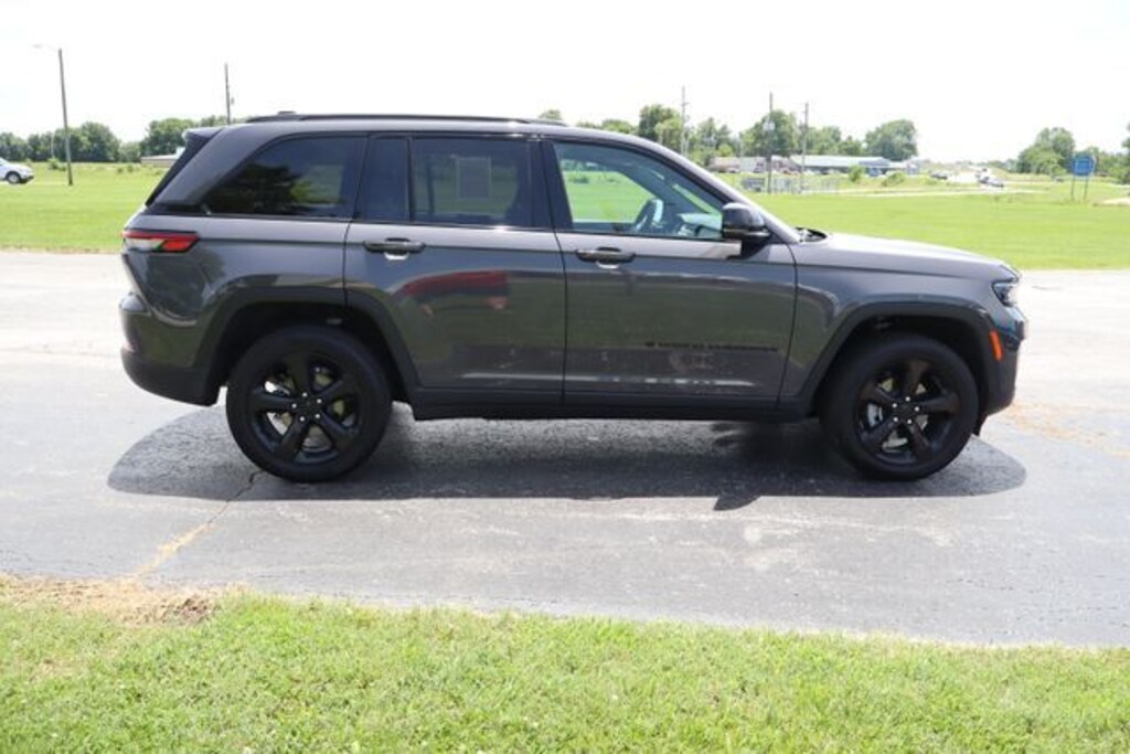 Used 2024 Jeep Grand Cherokee Altitude X SUV