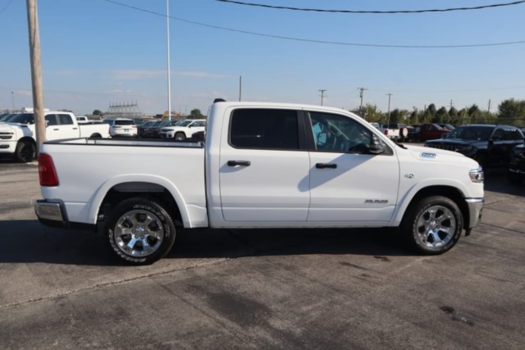 New 2026 Ram 1500 BIG HORN CREW CAB 4X4 5'7 BOX Pickup