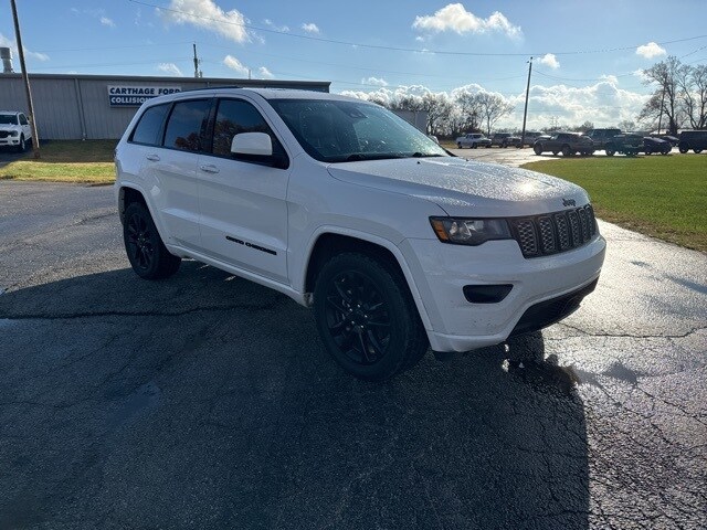 2020 Jeep Grand Cherokee Altitude photo 3