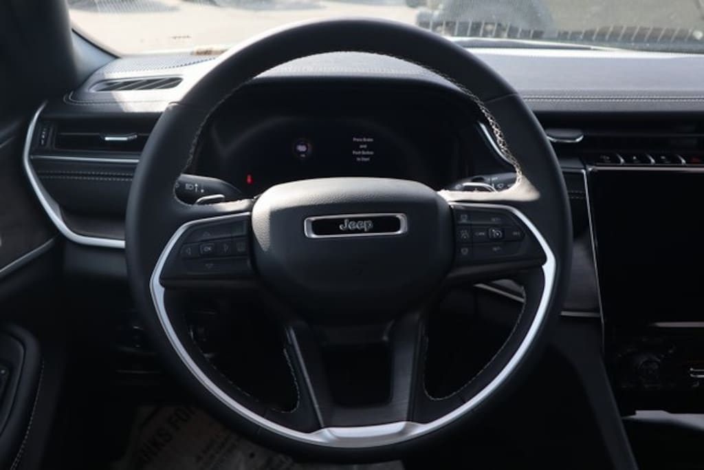 New 2025 Jeep Grand Cherokee LIMITED 4X4 Sport Utility