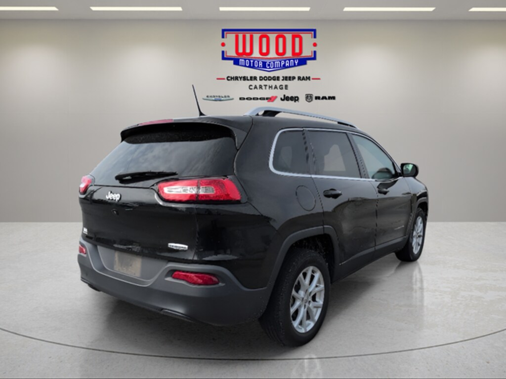 Used 2017 Jeep Cherokee Latitude SUV