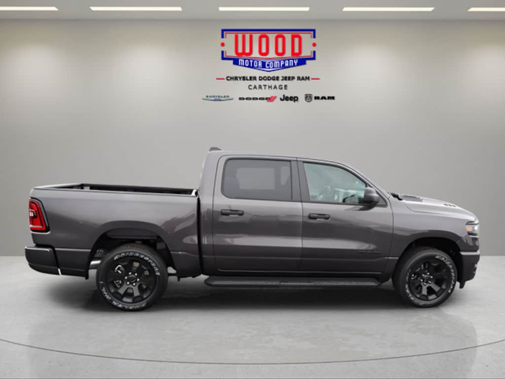 New 2026 Ram 1500 EXPRESS CREW CAB 4X4 5'7 BOX Pickup