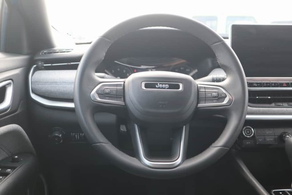 Used 2024 Jeep Compass Latitude SUV