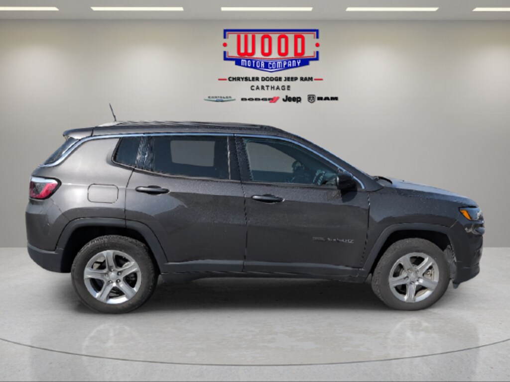 Used 2024 Jeep Compass Latitude SUV