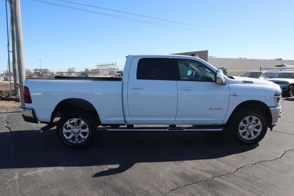 New 2026 Ram 2500 LARAMIE CREW CAB 4X4 6'4 BOX Pickup